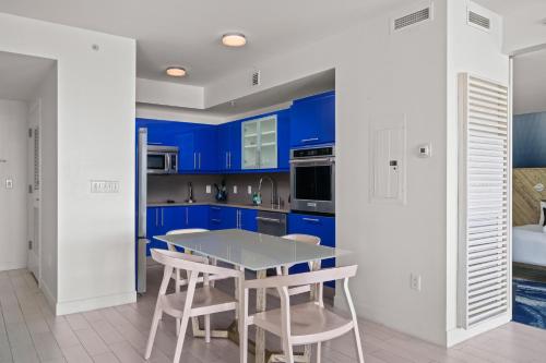 Fall Sale! Luxury 2BR Fort Lauderdale W Residence with Double Living Room, Ocean & Intercoastal Views in Fort Lauderdale, USA