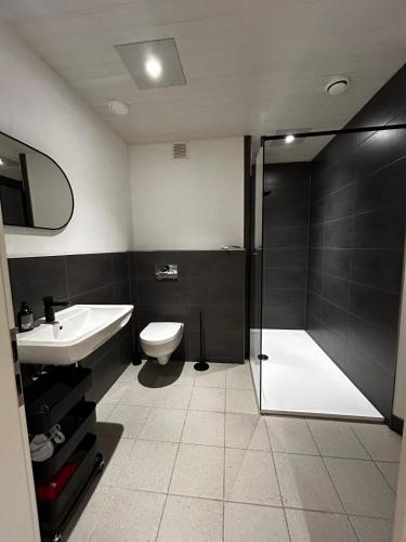 Baño, B2 XXL 150m2 I NEU! I 8 P I Smart TV I 50m Edeka in Mettingen