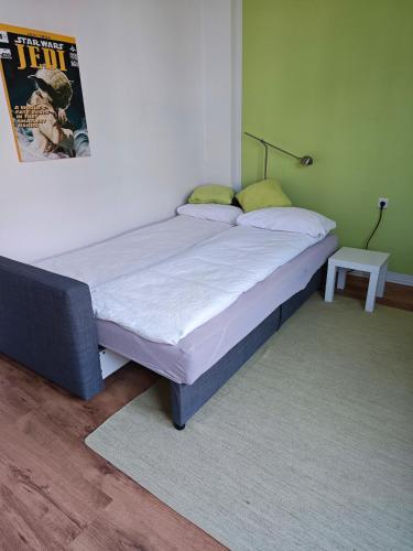 Nettes Schlafzimmer mit Gemeinschaftsbad in zentraler Lage, Bremen (photo 2)