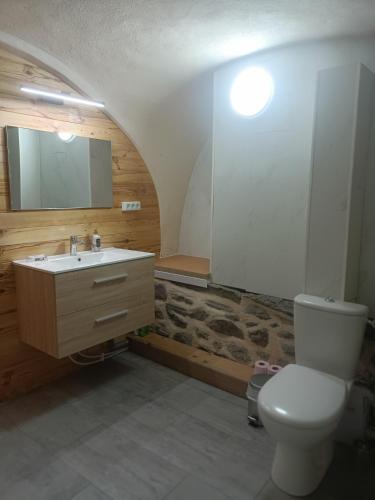Vannas istaba, gite le bec d'aigle 1 ou 2 pers tarif modulable in Sentmišela De Maurienne