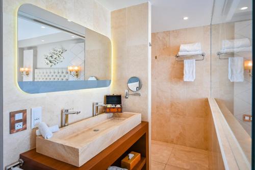 Grand Hotel Des Sablettes Plage Curio Collection By Hilton - image 7