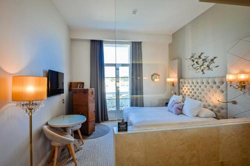 Grand Hotel Des Sablettes Plage Curio Collection By Hilton - image 4