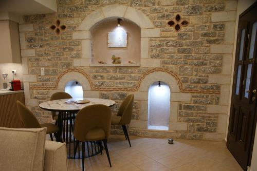 Thelea Mani Thelea Mani