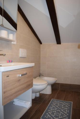 2 bedrooms, 3 beds