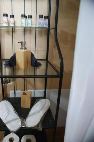 Thelea Mani Thelea Mani