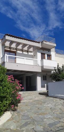 Nice house close to the sea 3