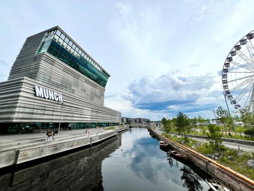 BJØRVIKA Opera & Munch Area - By the sea & in the city, near Oslo Centralstation, Oslo