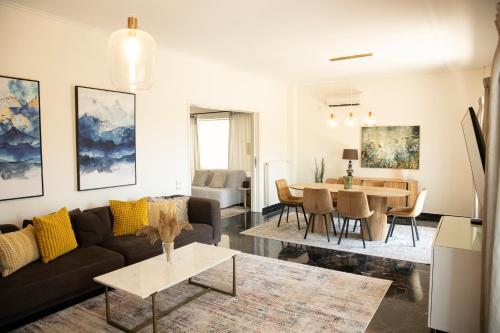 Spacious Glyfada Golf 4BR -Near Beach + Shops, Atény