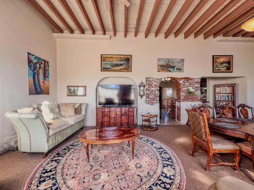 Casa Constitution 3BR House downtown big pool & hot tub in La Paz, Mexico