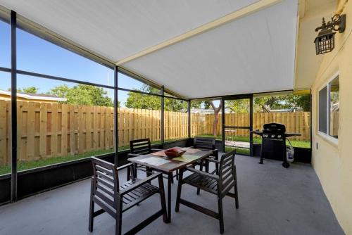 Home Wcoffee Station By Pmi Unit Yh in Davie, USA