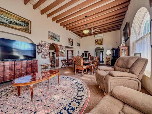 Casa Constitution 3BR House downtown big pool & hot tub in La Paz, Mexico
