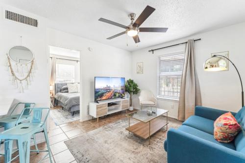 Prime East Downtown 1BR Cozy Suites Next to Bars and Restaurants in Austin, USA