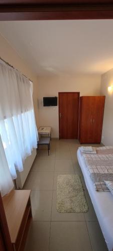 Small Single Room