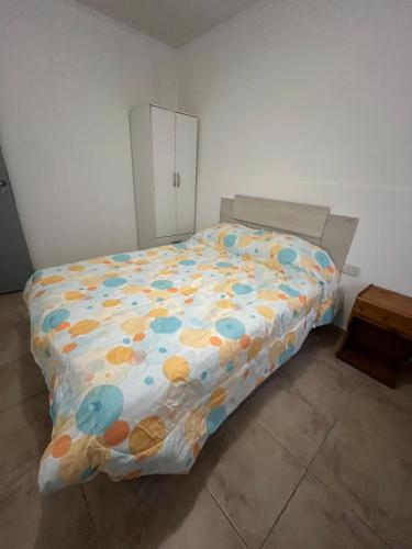 One-Bedroom Apartment image 9