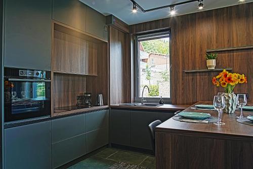 RajSki Apartament 203 z WIDOKIEM NA GÓRY I PRYWATNYM JACUZZI NA BALKONIE, Szklarska Poręba (foto 3)