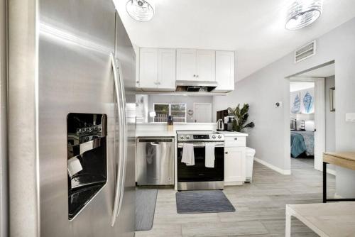Lovely 1 Bedroom - Just Beachy By Pmi in Fort Lauderdale, USA