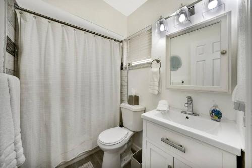 Lovely 1 Bedroom - Just Beachy By Pmi in Fort Lauderdale, USA