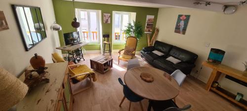 Maison de village gîte à louer Pléaux