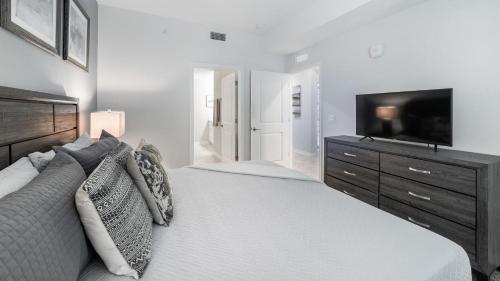 Condo Cutie - main image