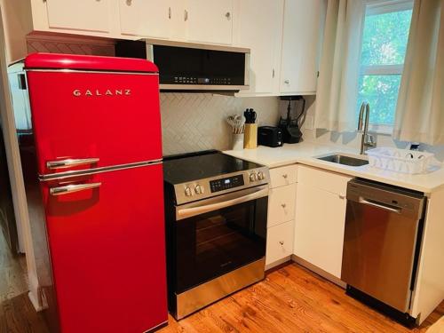 Plaid Pad - Stylish Retreat 12 min to Airport & Downtown in Charlotte, USA