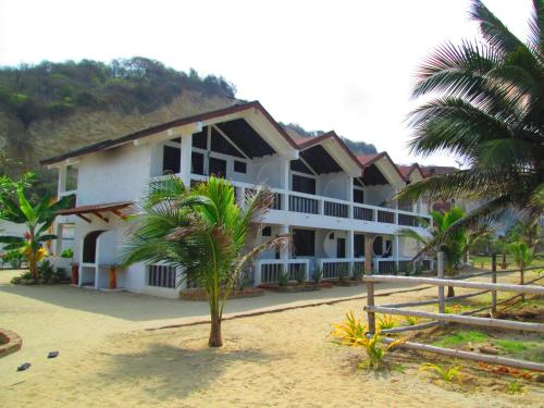 Exterior view, Sundown Beach Hotel in Canoa