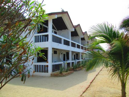 Exterior view, Sundown Beach Hotel in Canoa
