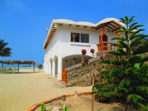 Exterior view, Sundown Beach Hotel in Canoa