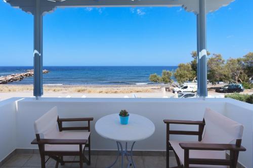 المنطقة المحيطة, Blue Eyes Beach Villas in مونوليثوس