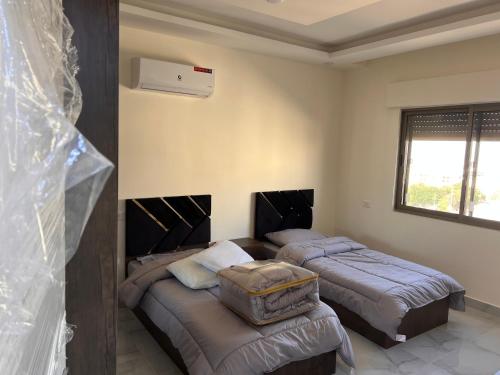 شقة مفروشة و جديدة مع كراج للسيارة في ارقى مناطق اربد, Irbid (foto 2)