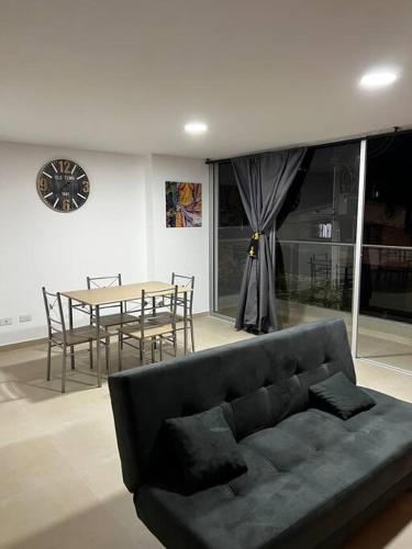 Espacioso apartamento con piscina en Laureles 201, Medellín (Foto 8)