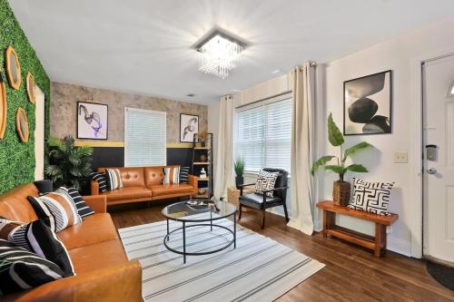 Chamblee 4br With Fenced Yard Perfect For Groups in Atlanta, USA