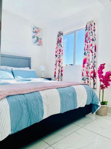 Ball Place Residence-Enjoy the entire downstairs