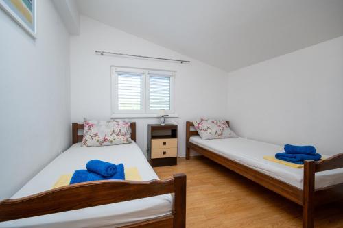 Two-Bedroom Apartment with Terrace image 10