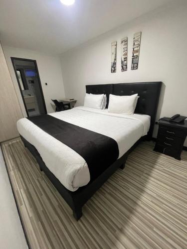 Hotel AMBAR KING - image 4
