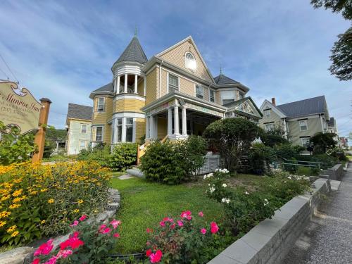 ทัศนียภาพ, Munroe Inn Boutique Hotel in ออเบิร์น (ME)