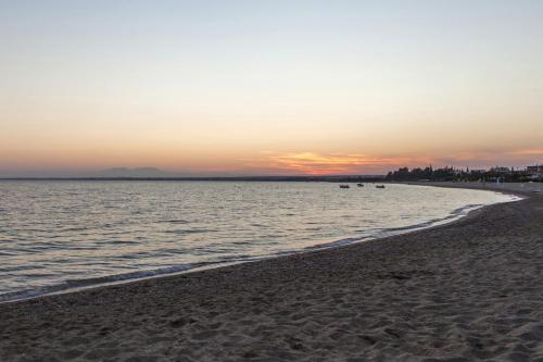Coral Blue Beach Hotel Gerakini - image 11