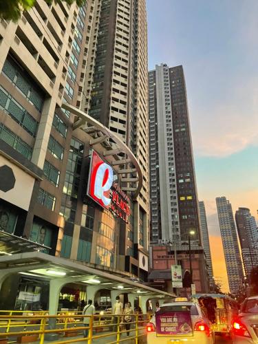 Corner Studio in Ermita Manila near US Embassy and SLMEC – Manila, Metro Manila, NY