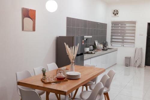 Taiping Homestay 5R3B, 9mins - Zoo & Lake Garden Taiping Taiping Homestay 5R3B, 9mins - Zoo & Lake Garden Taiping