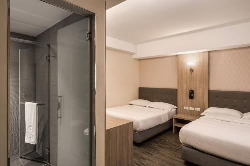 2 double beds