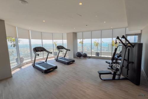 Waterfront Living 2BR Apartment in Marina Star, Dubai Marina by Deluxe Holiday Homes, Дубай (фото 8)