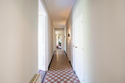 22DIA1087- New 2BR flat in the center!, Barcellona