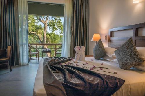 Deluxe Double Room with Balcony room in Manthila Hotel