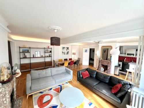Grand appartement centre Paris 8 couchages