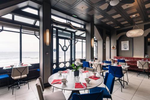 ห้องอาหาร, Ambassadeurs Logis Hotel in ซิยง