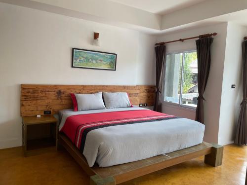 Deluxe Double or Twin Room with Pool View image 8