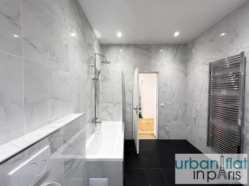 Urban Flat 186 - Spacious 3 Bedroom Flat in Paris - image 2