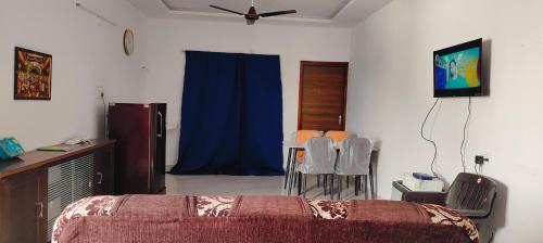 TIRUCHANOOR HOME STAY - image 3
