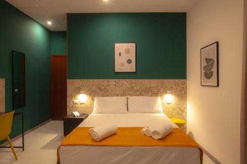 2 twin beds