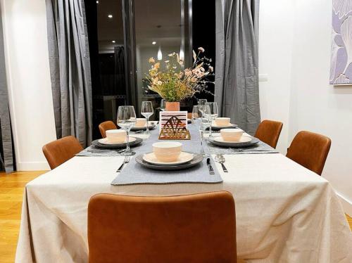 Modern house with Arcade games in a good location in Burwood