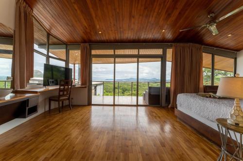 Viesnīcas āriene, Casa Brisas Del Mar- Luxury 6 Bedroom Ocean View Home in Puerto Viejo